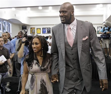 法比奥庆祝足协杯夺冠：将永远存在的时刻，一切荣耀归于上帝（法比奥庆祝足协杯称王：这一刻将被铭记，所有荣耀献给上帝）