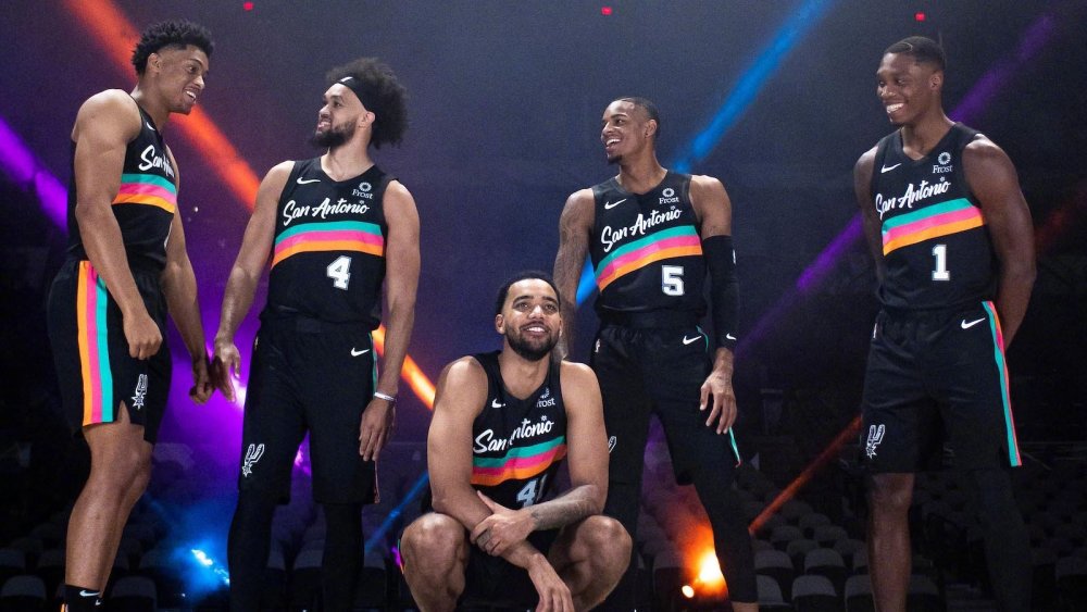 曼联对非洲杯征召的立场在伯恩茅斯混乱中：阵容悬而未决，阿莫林如何应对？（伯恩茅斯乱局之际，曼联非洲杯征召立场成焦点：阵容未定，阿莫林如何破局？）