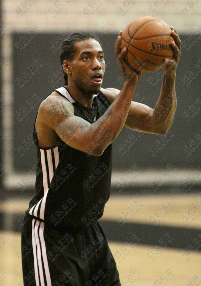 未来可期，李新翔中超处子赛季即收获6球3助（李新翔中超首季斩获6球3助，前景可期）