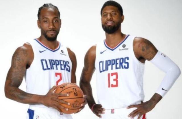 手感不佳！迪亚洛17中7中得到17分7篮板5失误3犯规（状态低迷！迪亚洛17投7中拿下17分7篮板，另有5失误3犯规）