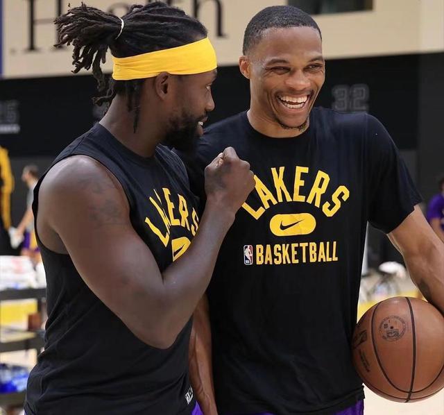 意媒：从明年2月起，博洛尼亚在意甲拿到积分就会买断波贝加（意媒：明年2月起，博洛尼亚在意甲一有积分便触发波贝加买断条款）