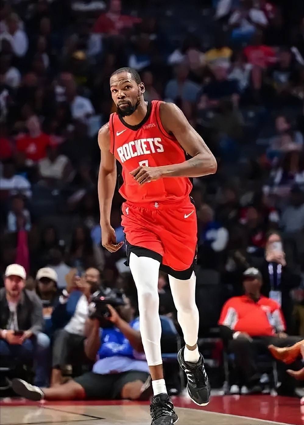 当选马竞11月最佳球员，巴里奥斯：感谢大家的投票，我很高兴（巴里奥斯当选马竞11月最佳球员：感谢大家投票，我很开心）