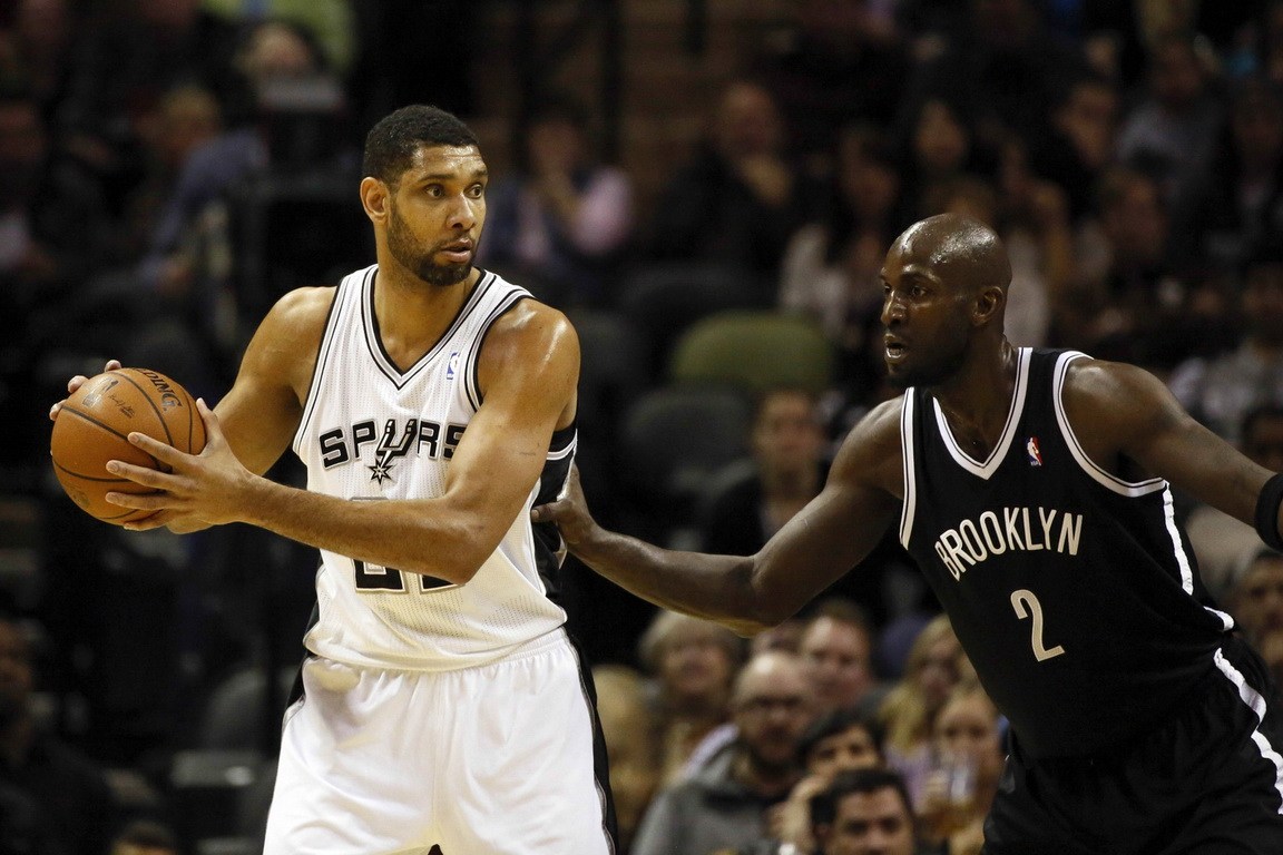 记者：米兰将与莱万经纪人会面讨论转会，伊布支持这一交易（记者称米兰计划与莱万经纪人商谈转会，伊布力挺这笔交易）