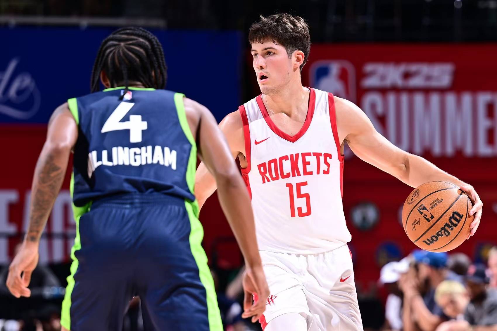 队友：梅西在场上场下都给我建议！跟他当队友是梦想成真！（队友：梅西场上场下都在指导我，与他同队堪称梦想成真）